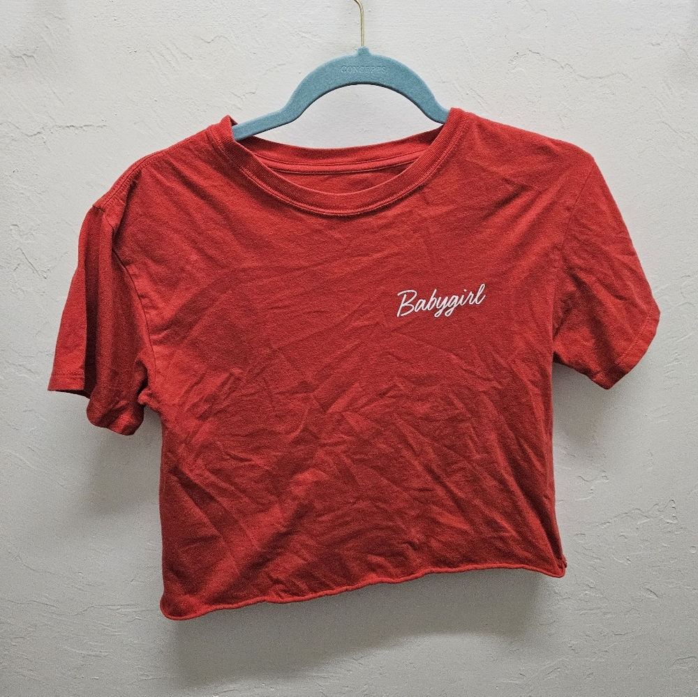 Red crop tee